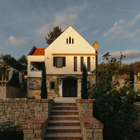 Welcome House *