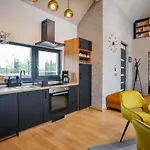 Welcome House * Eger