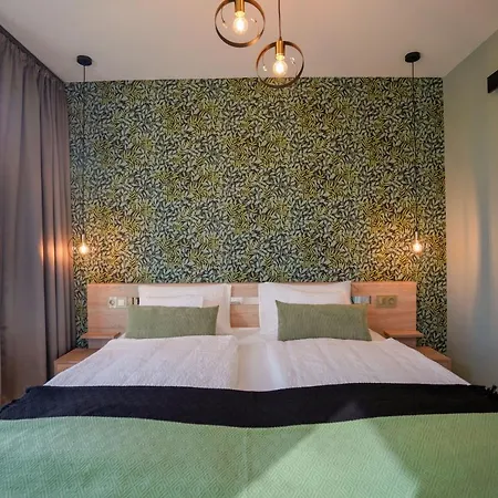 Welcome House Еґер