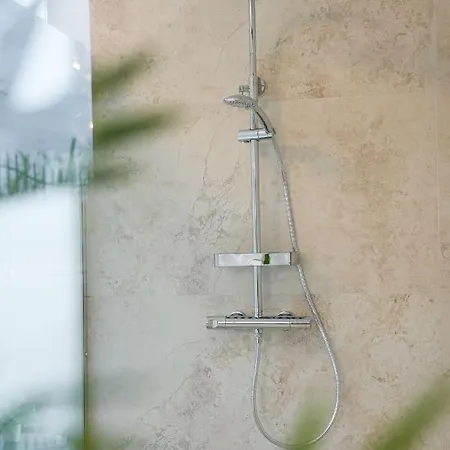 Welcome House エゲル