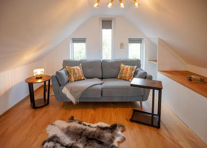 Welcome House * Eger