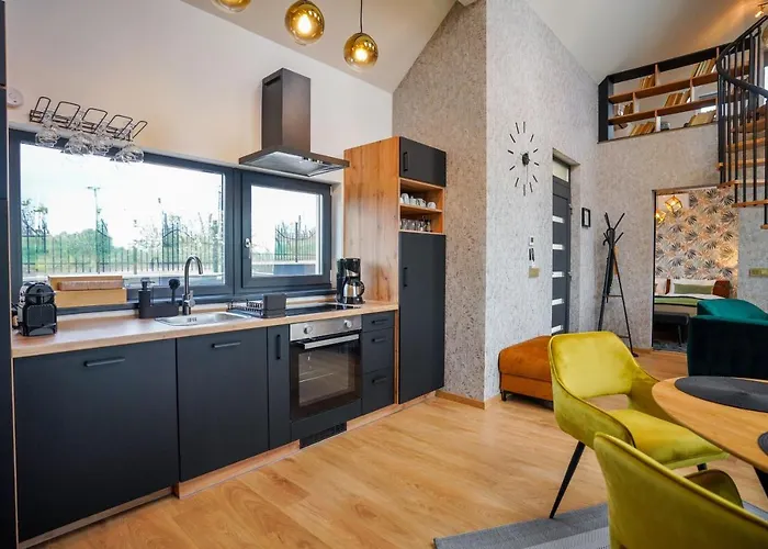 Welcome House * Eger